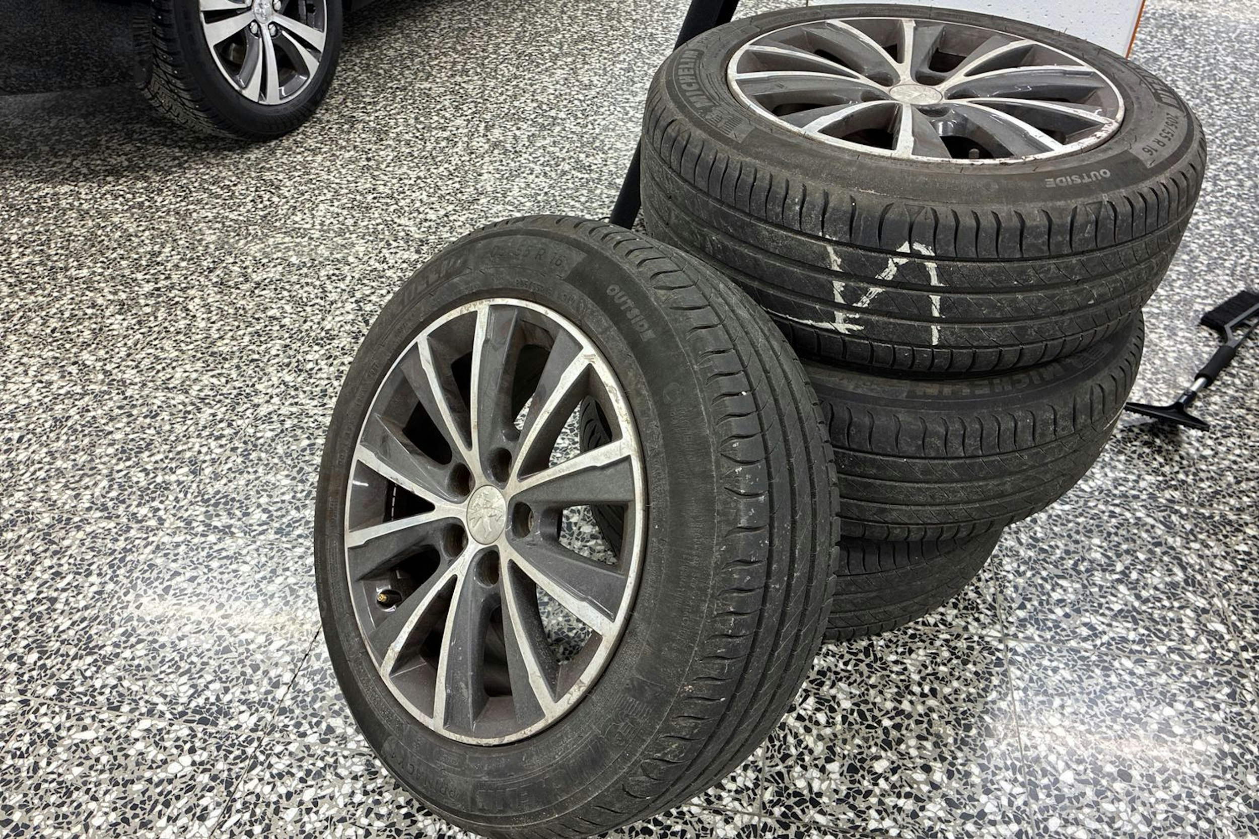 musta Peugeot 308 2015 kuva 13.