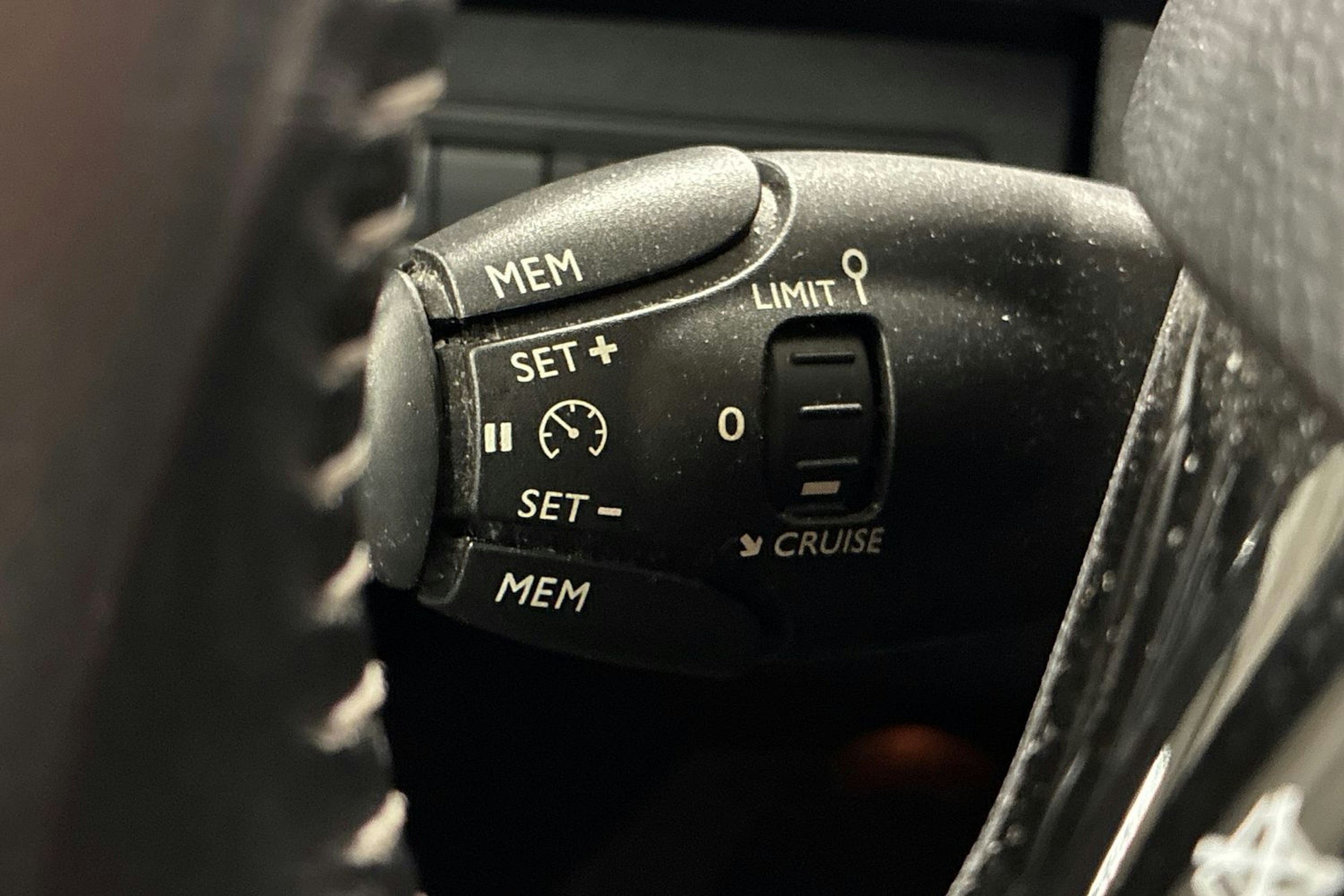 musta Peugeot 308 2015 kuva 18.