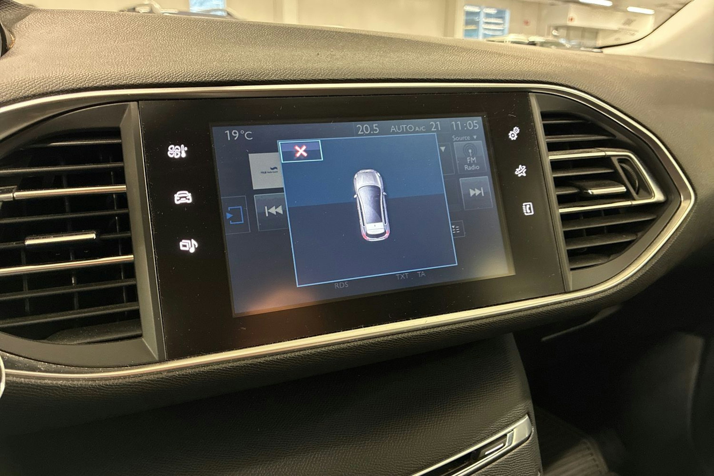 musta Peugeot 308 2015 kuva 19.