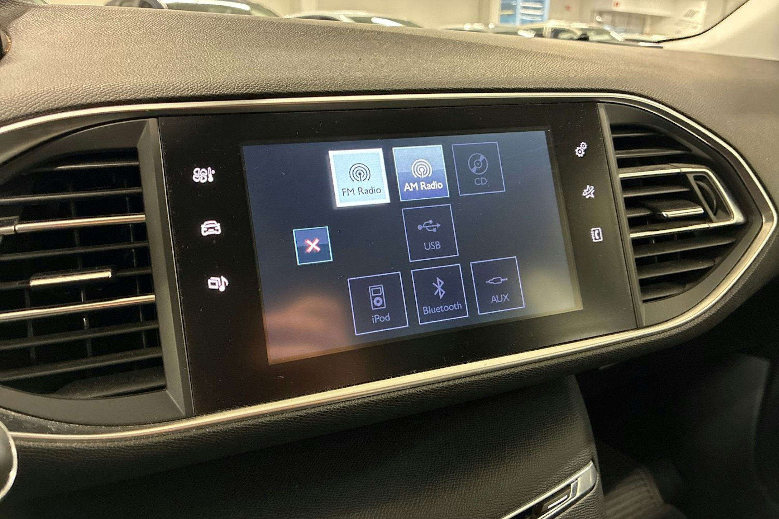 musta Peugeot 308 2015 kuva 20.