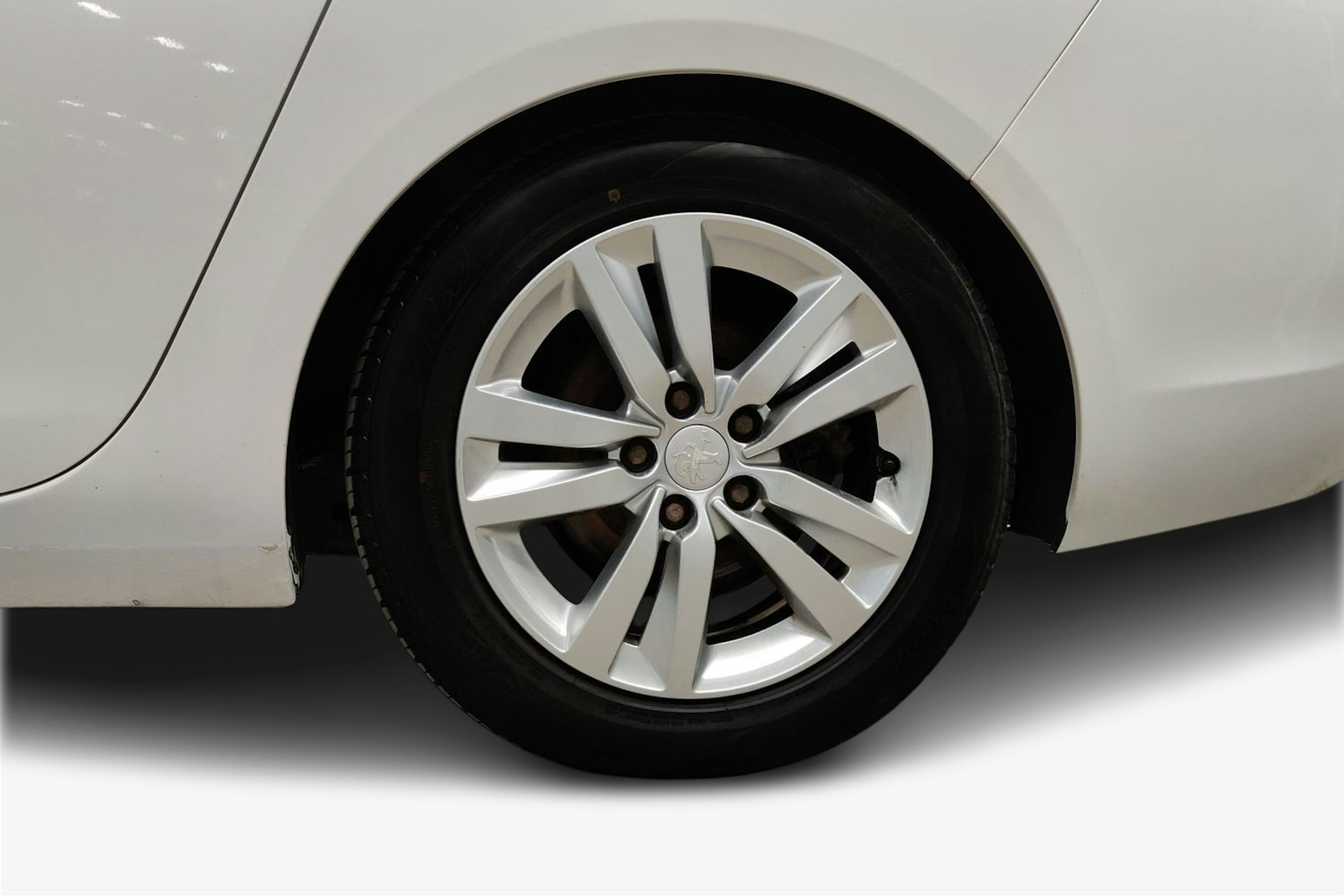 valkoinen Peugeot 308 2015 kuva 6.