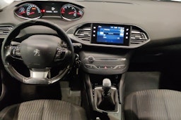 valkoinen Peugeot 308 2015 kuva 9.