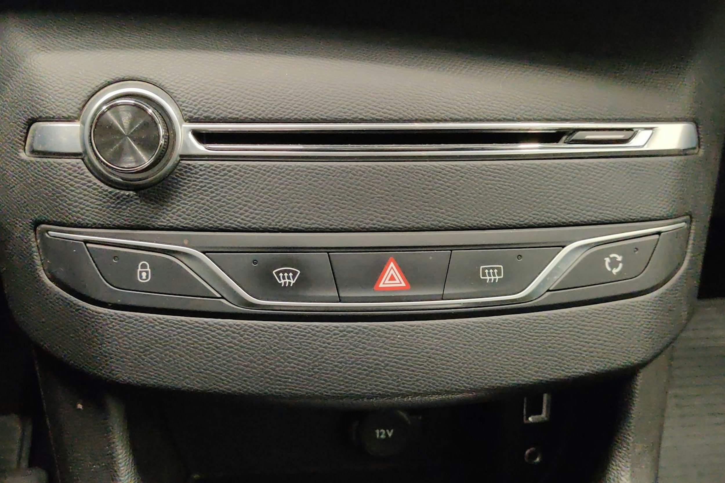 valkoinen Peugeot 308 2015 kuva 15.