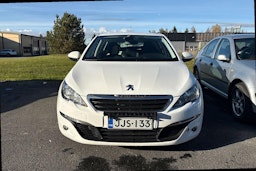 Valkoinen Peugeot 308 2015 kuva 3.