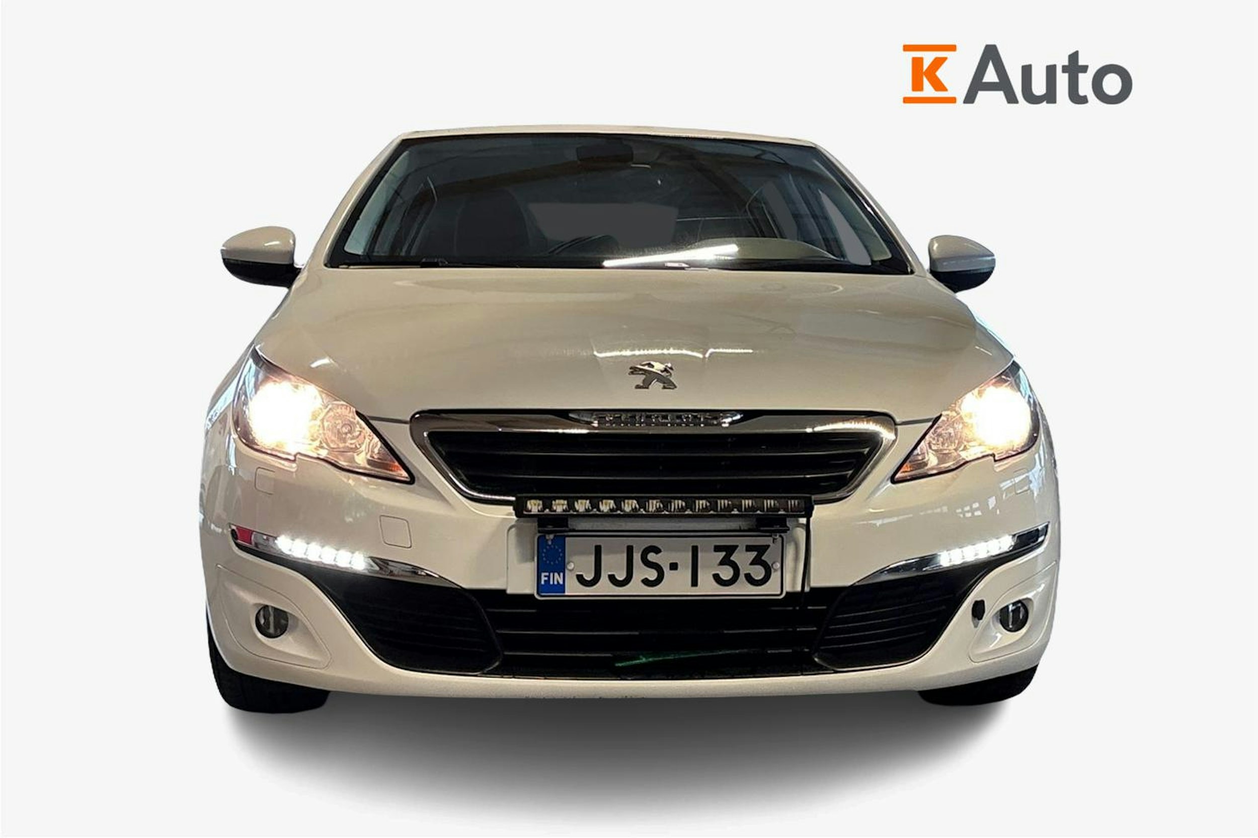 Valkoinen Peugeot 308 2015 kuva 5.