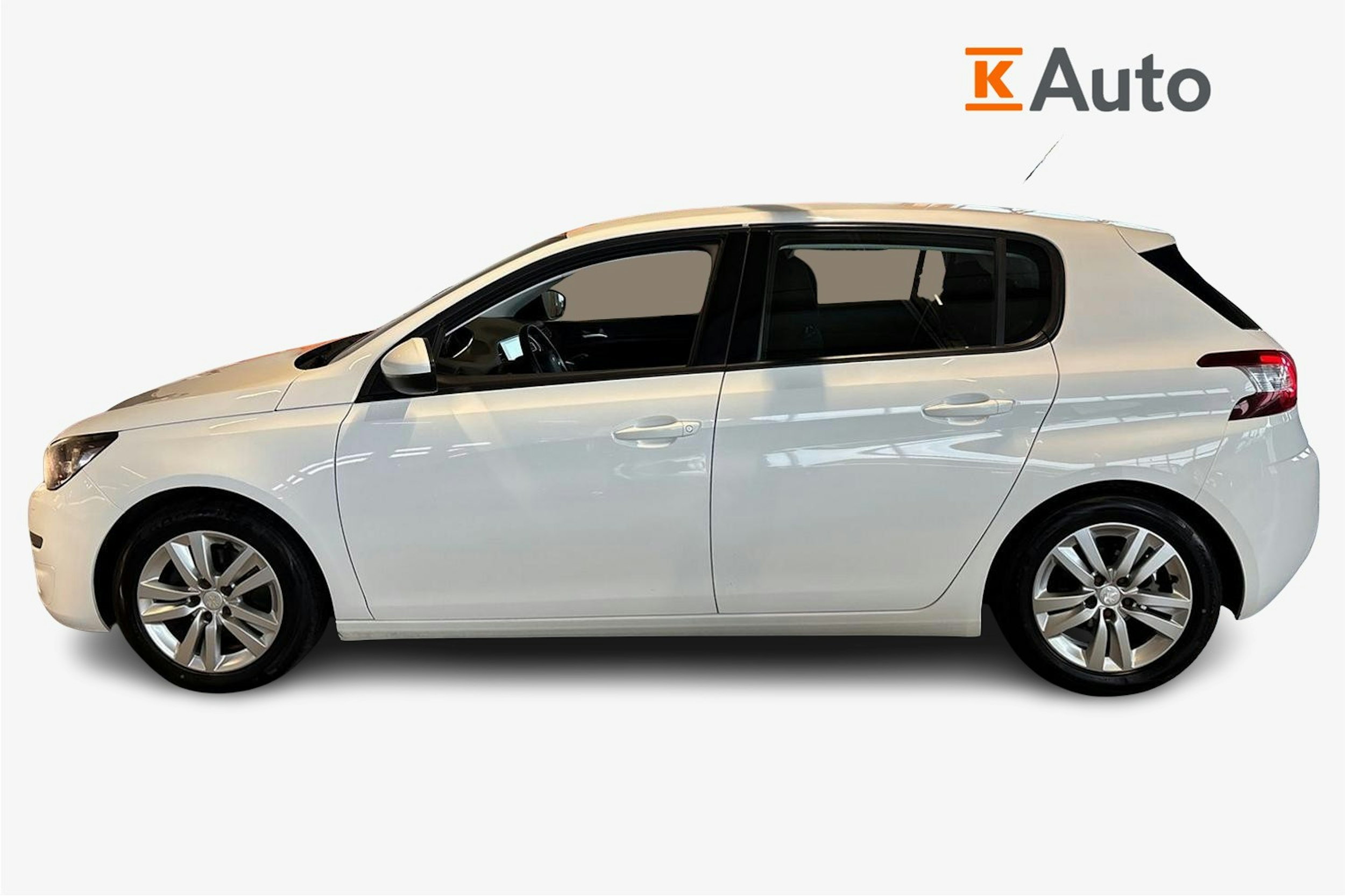 Valkoinen Peugeot 308 2015 kuva 6.