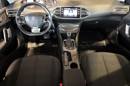 Valkoinen Peugeot 308 2015 kuva 9.