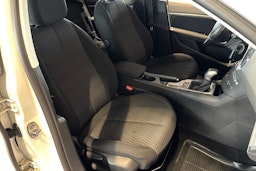 Valkoinen Peugeot 308 2015 kuva 15.