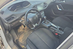 valkoinen Peugeot 308 2015 kuva 6.
