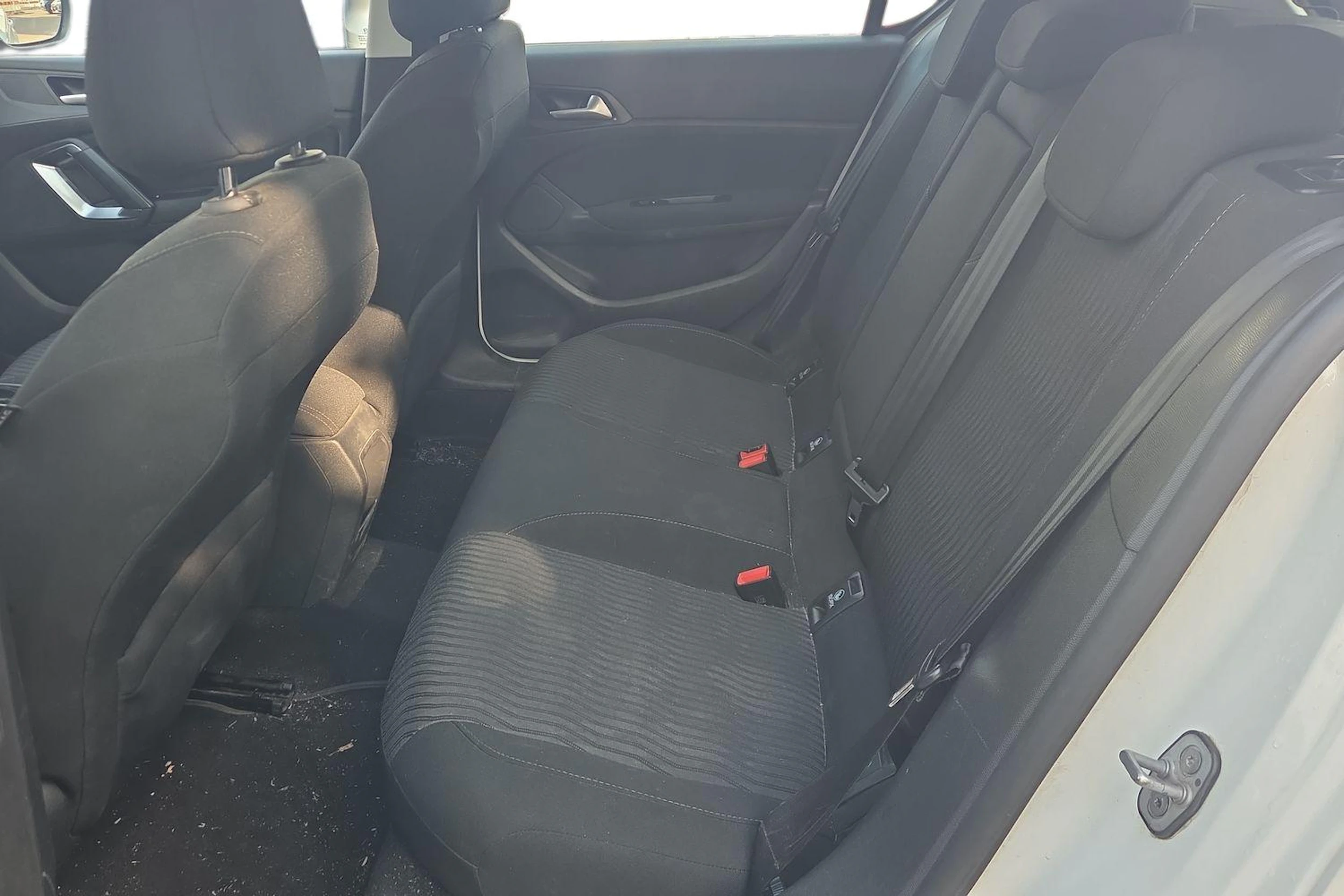 valkoinen Peugeot 308 2015 kuva 8.