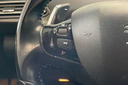 met. punainen Peugeot 308 2016 kuva 18.