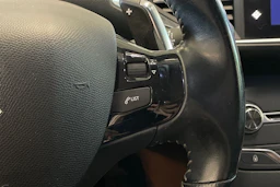 met. punainen Peugeot 308 2016 kuva 19.