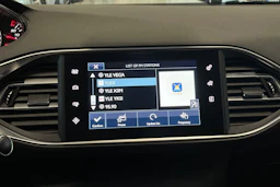 met. punainen Peugeot 308 2016 kuva 20.