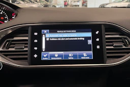 met. punainen Peugeot 308 2016 kuva 22.