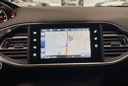 met. punainen Peugeot 308 2016 kuva 24.