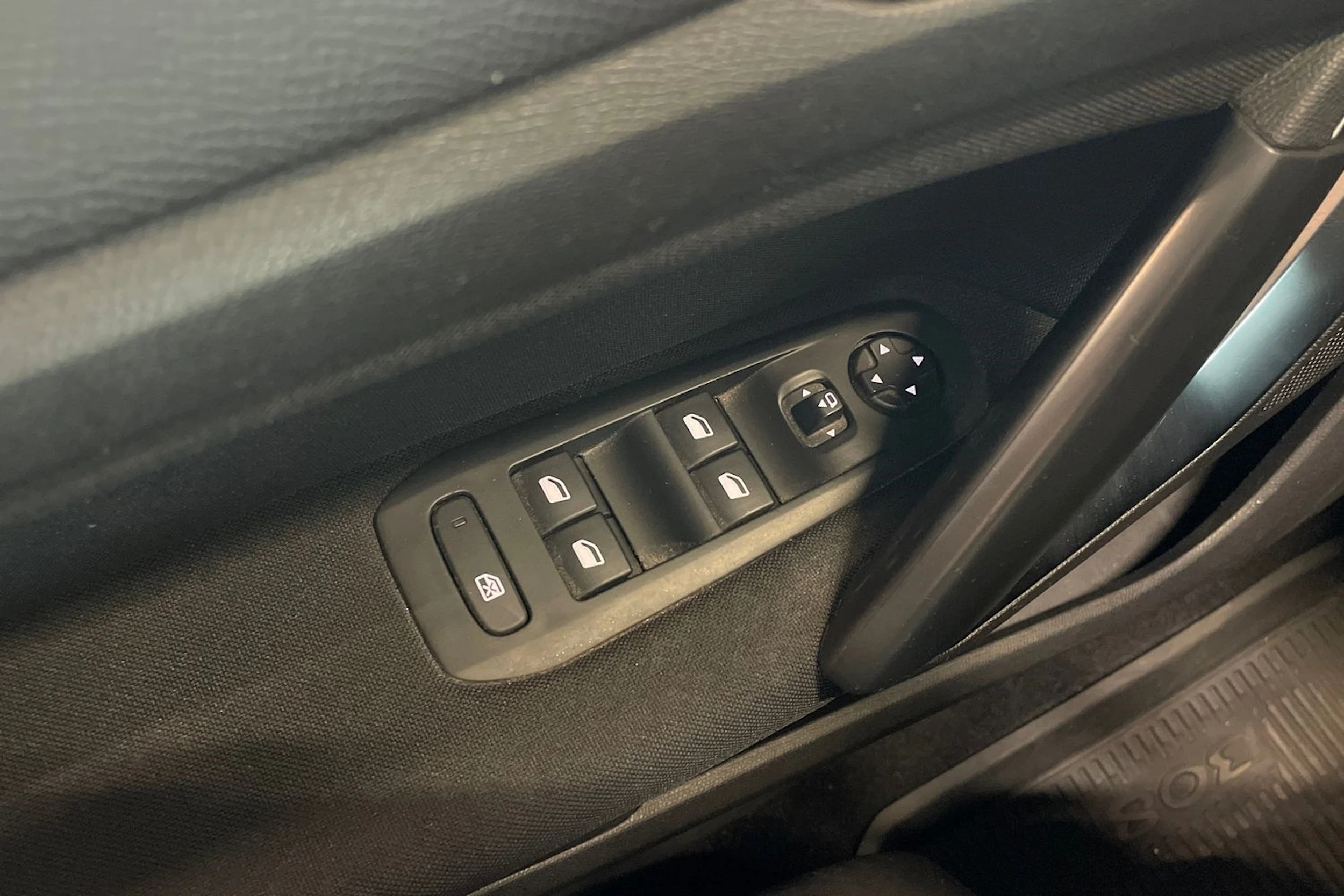 met. punainen Peugeot 308 2016 kuva 27.