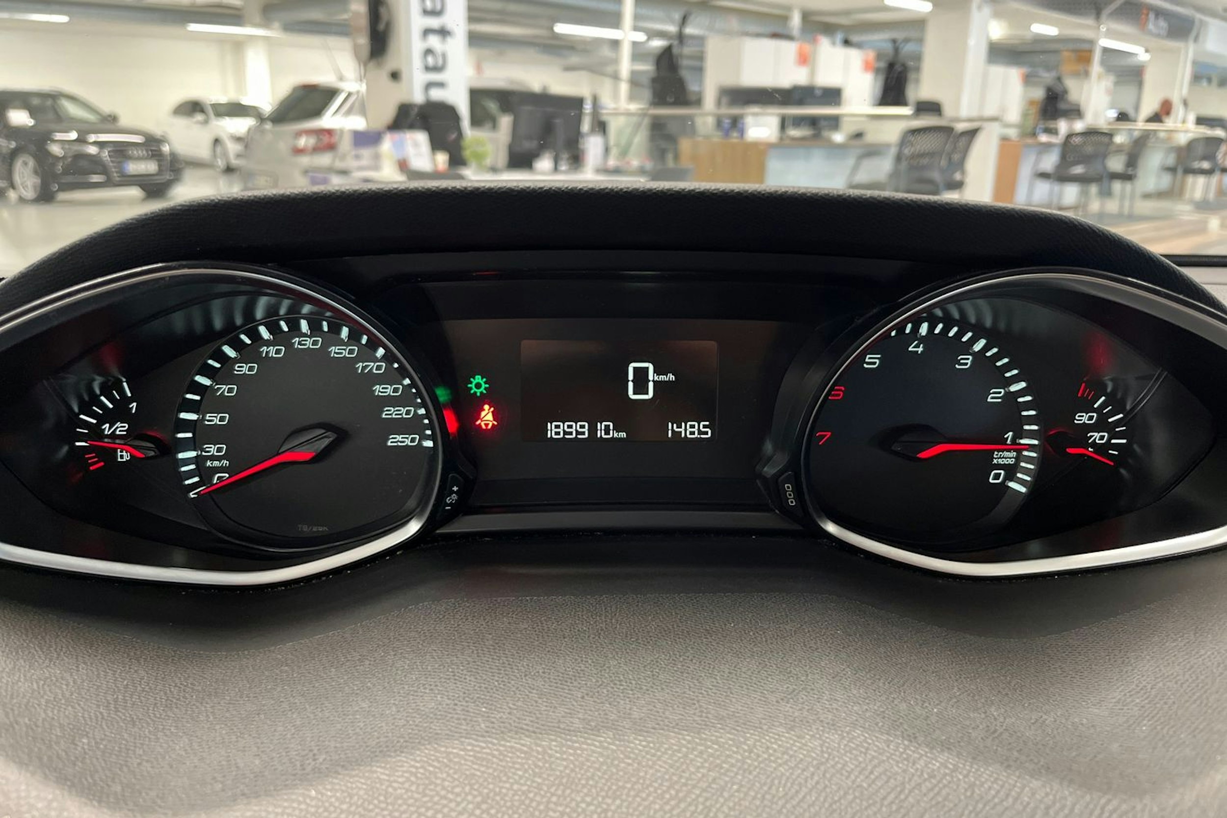 sininen Peugeot 308 2016 kuva 19.