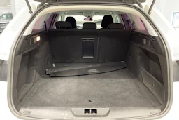 valkoinen Peugeot 308 2016 kuva 12.