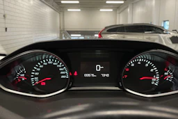 valkoinen Peugeot 308 2016 kuva 13.