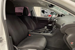 valkoinen Peugeot 308 2016 kuva 21.