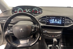 valkoinen Peugeot 308 2016 kuva 7.