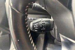 valkoinen Peugeot 308 2016 kuva 10.