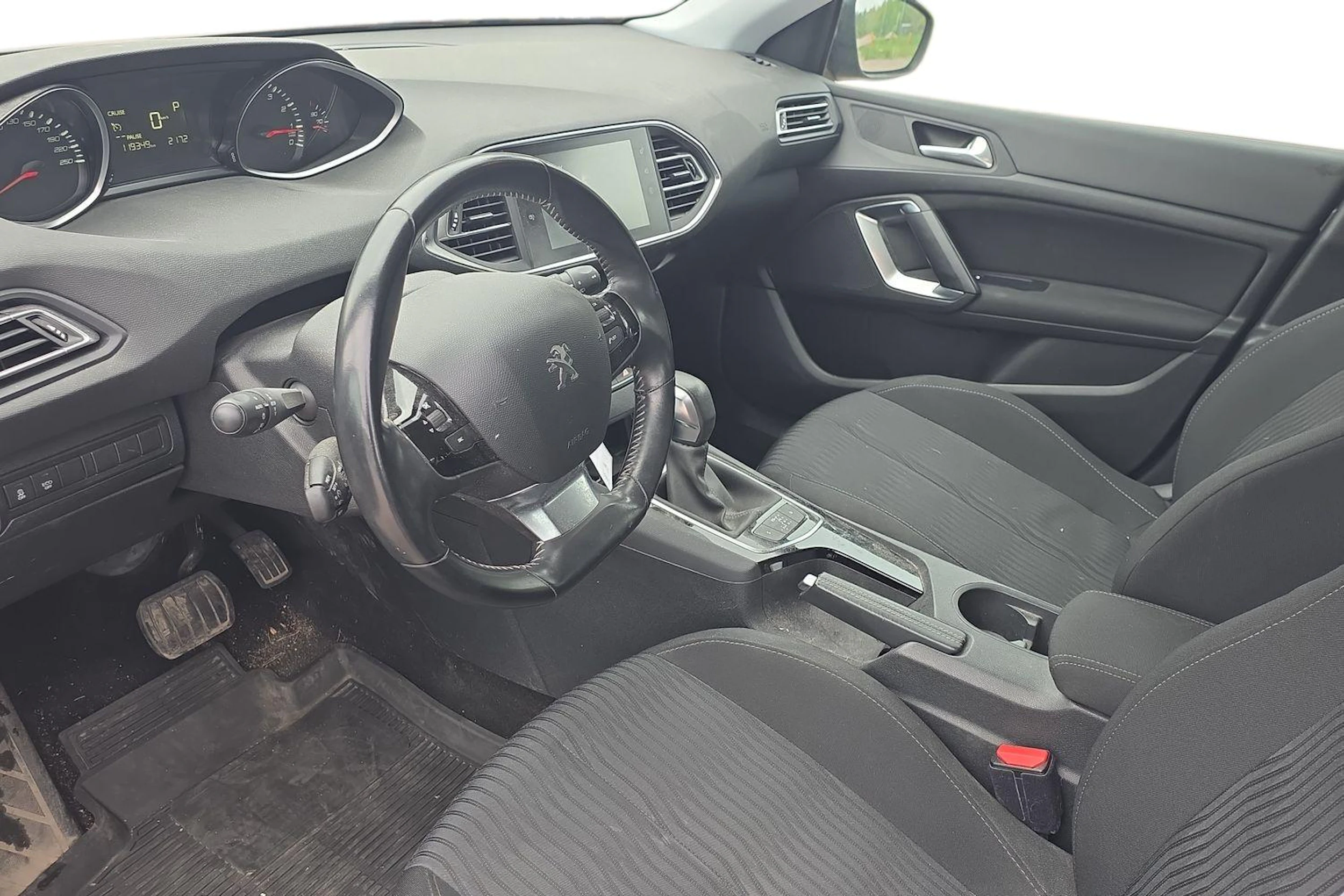 harmaa Peugeot 308 2017 kuva 3.