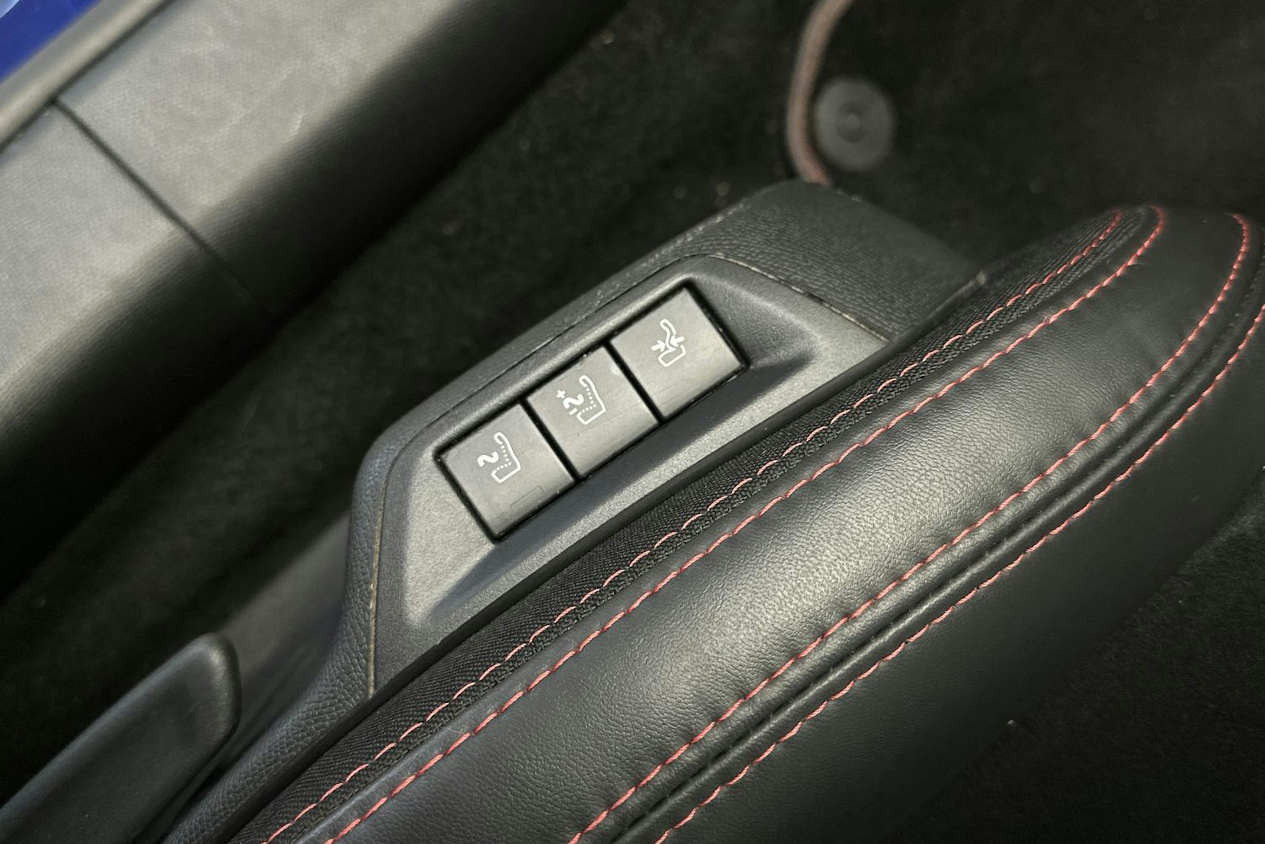 sininen Peugeot 308 2017 kuva 14.