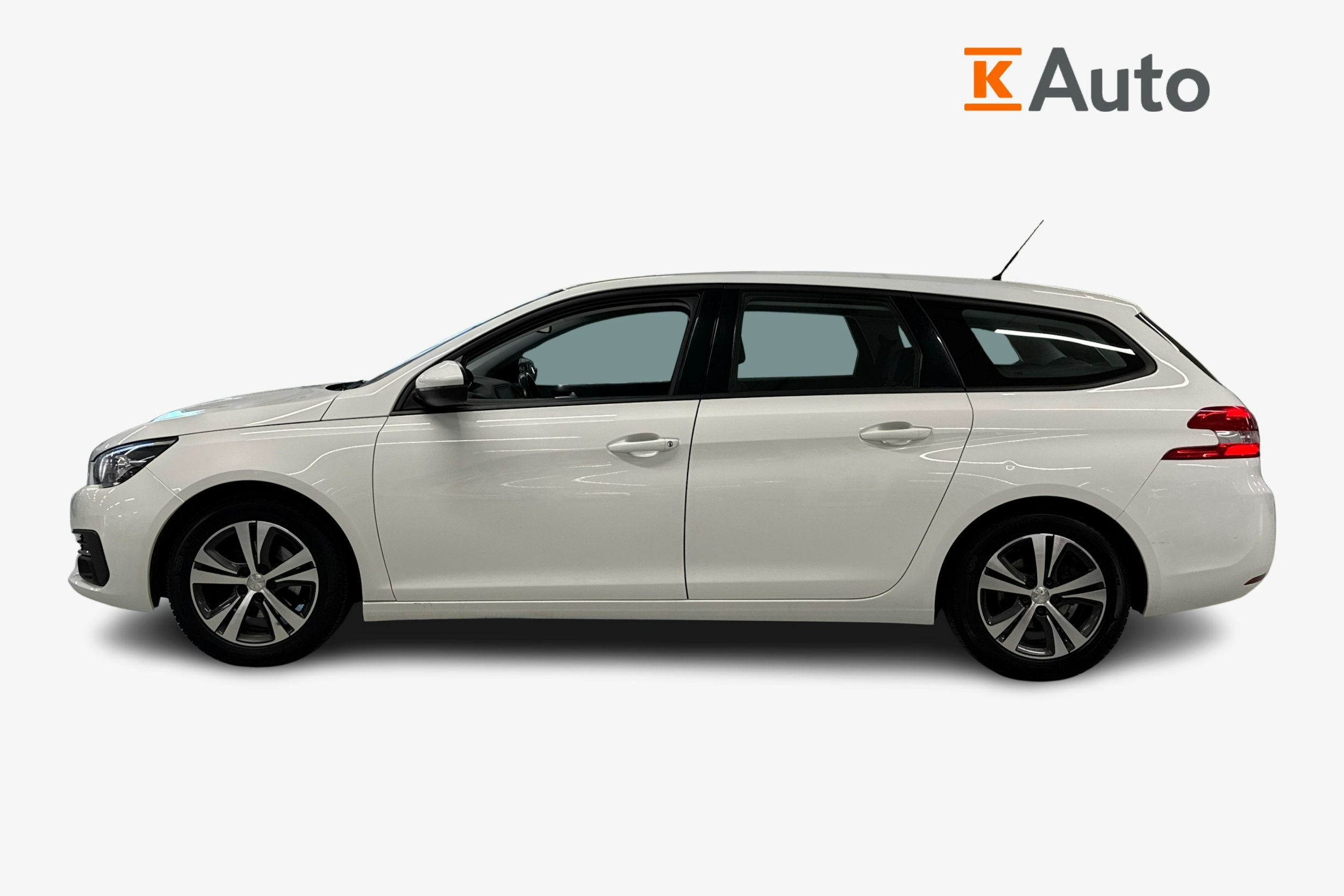 Valkoinen Peugeot 308 2018 kuva 5.