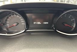 Valkoinen Peugeot 308 2018 kuva 11.