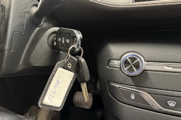 Valkoinen Peugeot 308 2018 kuva 18.