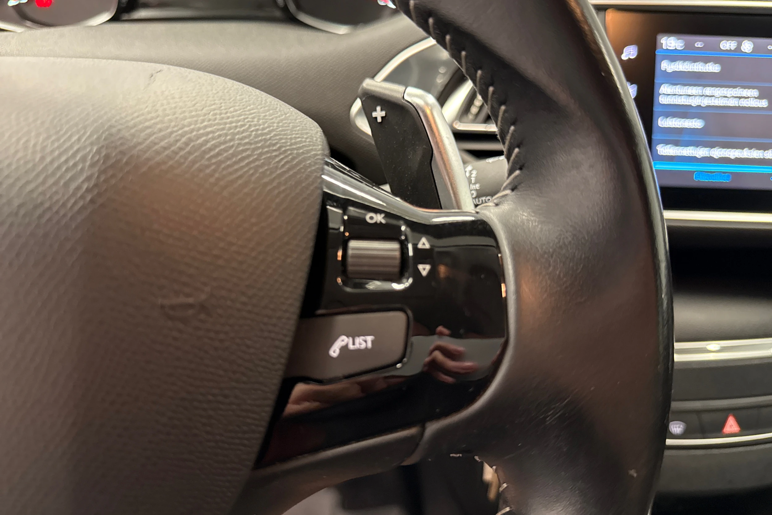 harmaa Peugeot 308 2019 kuva 12.
