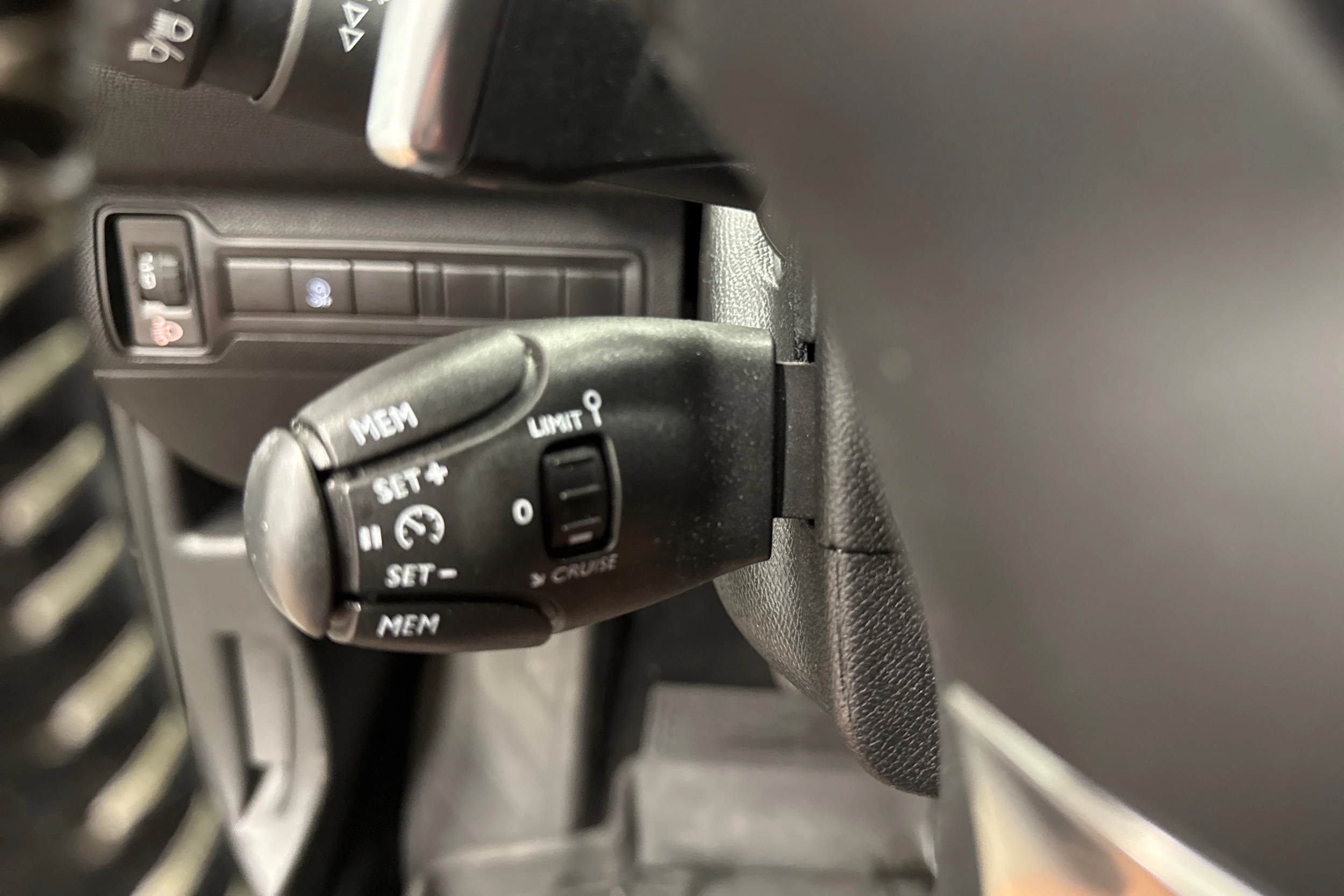 harmaa Peugeot 308 2019 kuva 14.