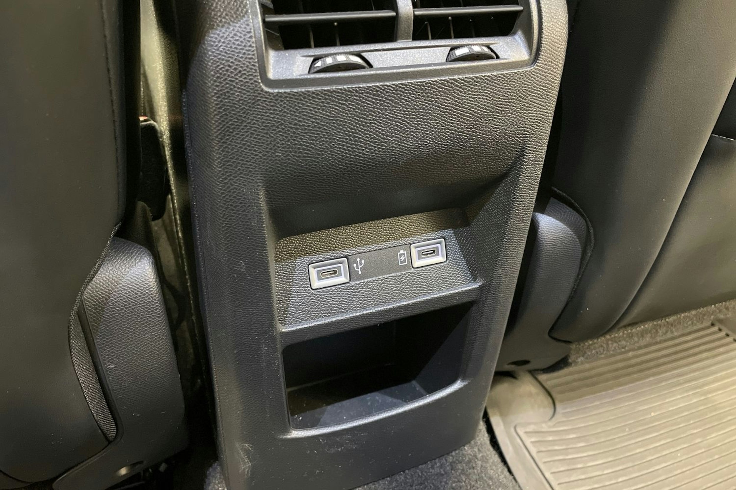 Vihreä Peugeot 308 2022 kuva 36.