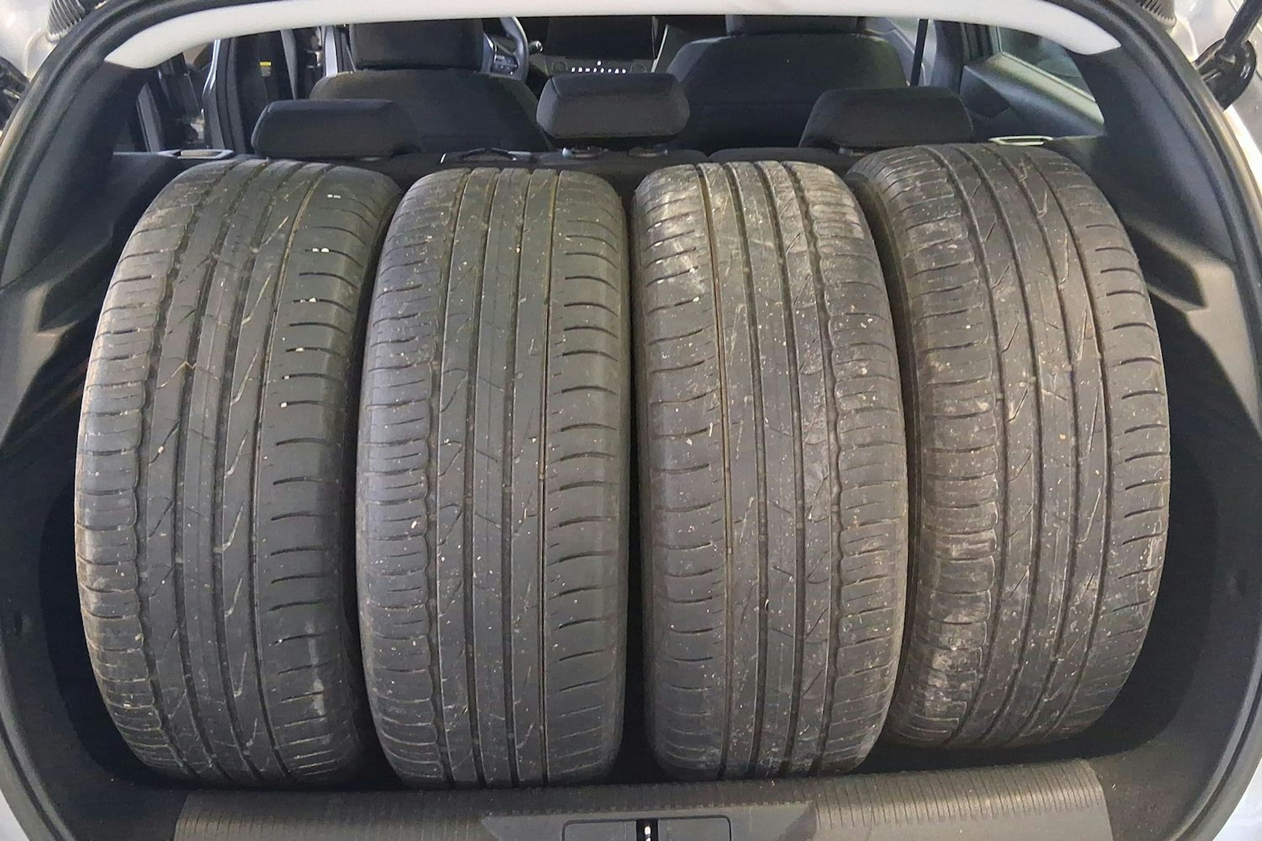 harmaa Peugeot 308 2022 kuva 15.