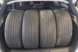 harmaa Peugeot 308 2022 kuva 15.