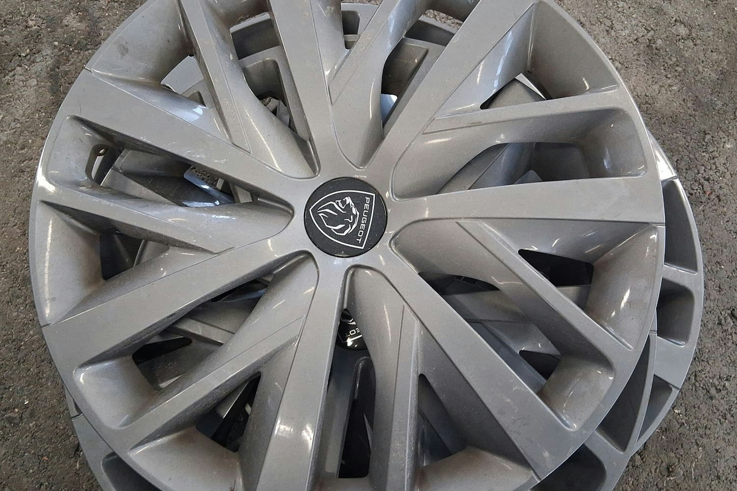 harmaa Peugeot 308 2022 kuva 16.