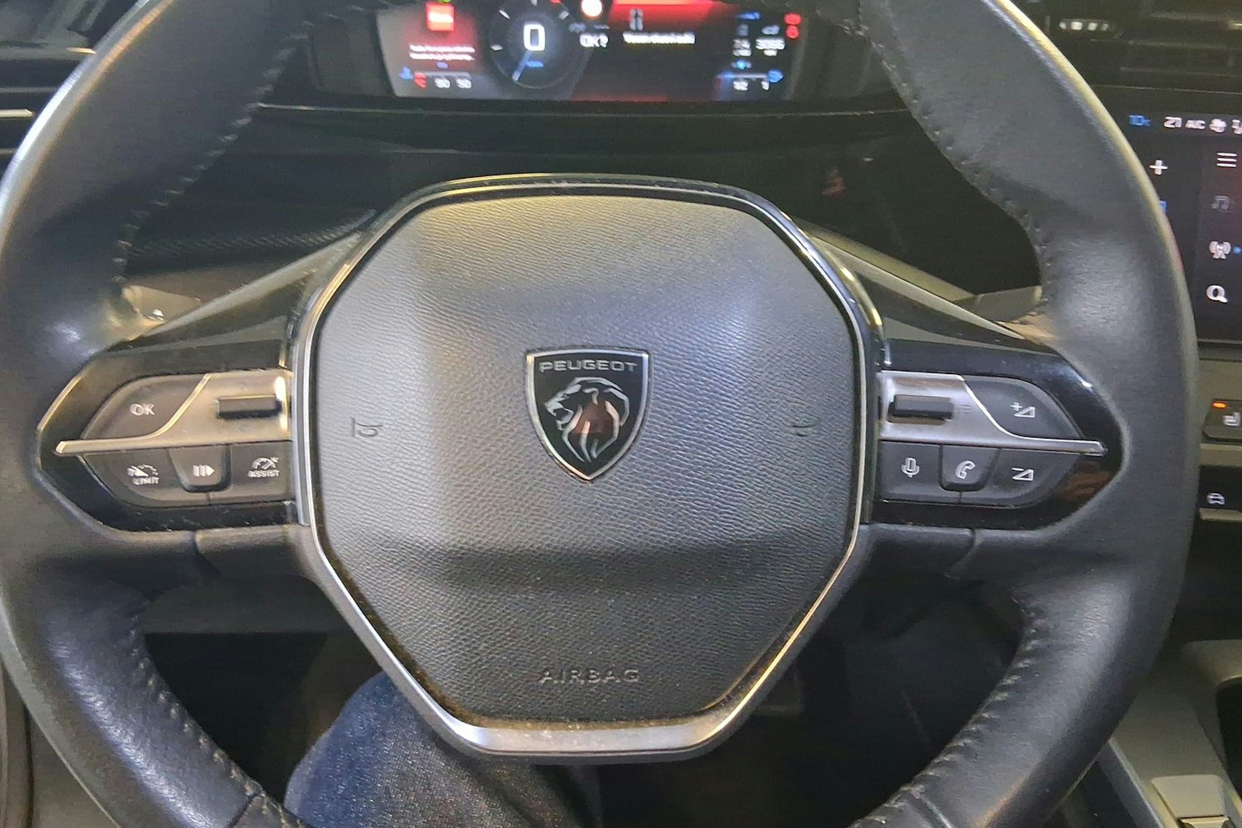 harmaa Peugeot 308 2022 kuva 19.