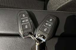 harmaa Peugeot 308 2022 kuva 25.