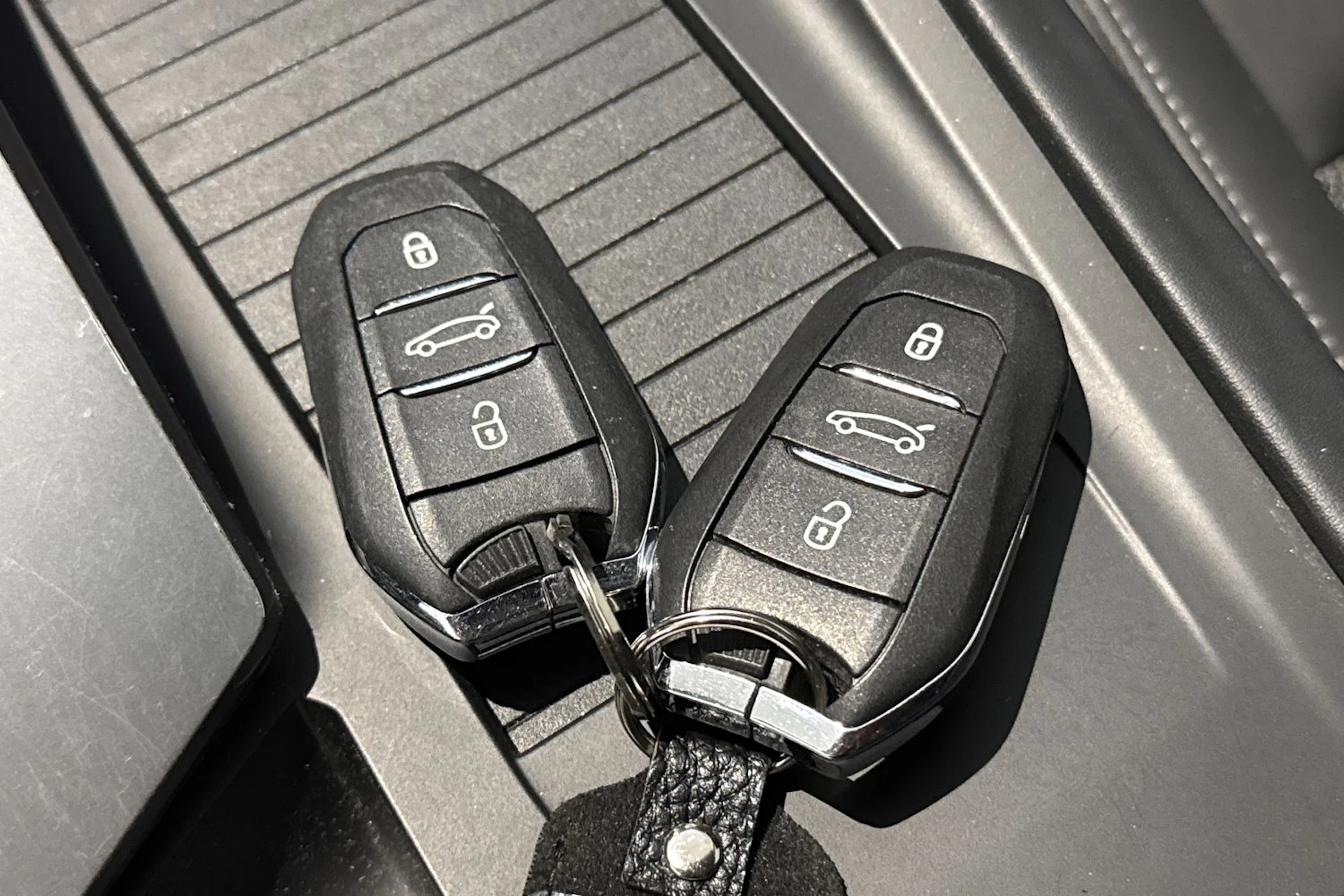 sininen Peugeot 308 2022 kuva 25.