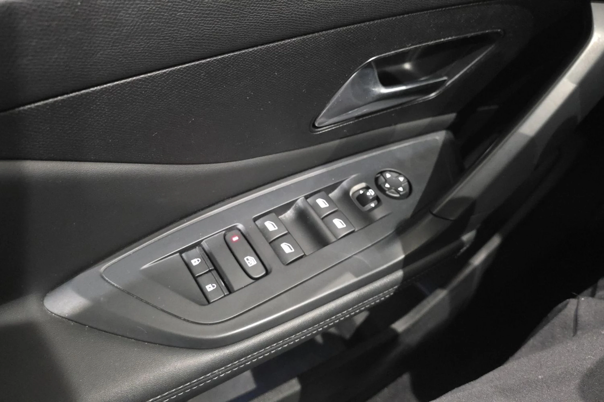 sininen Peugeot 308 2022 kuva 26.