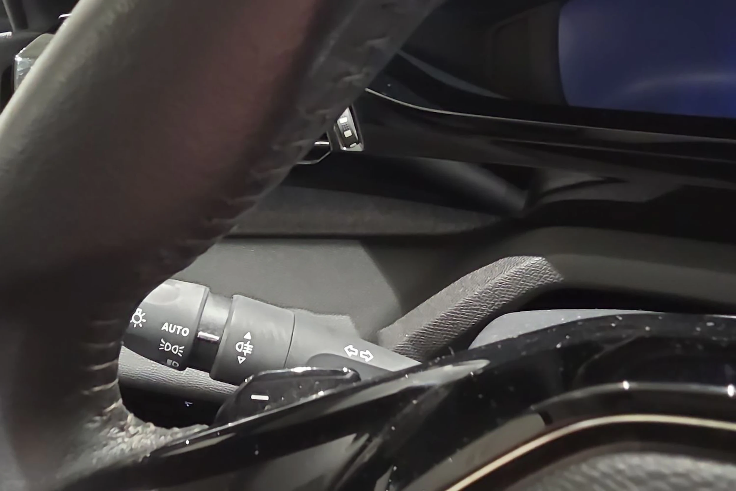 sininen Peugeot 308 2022 kuva 28.