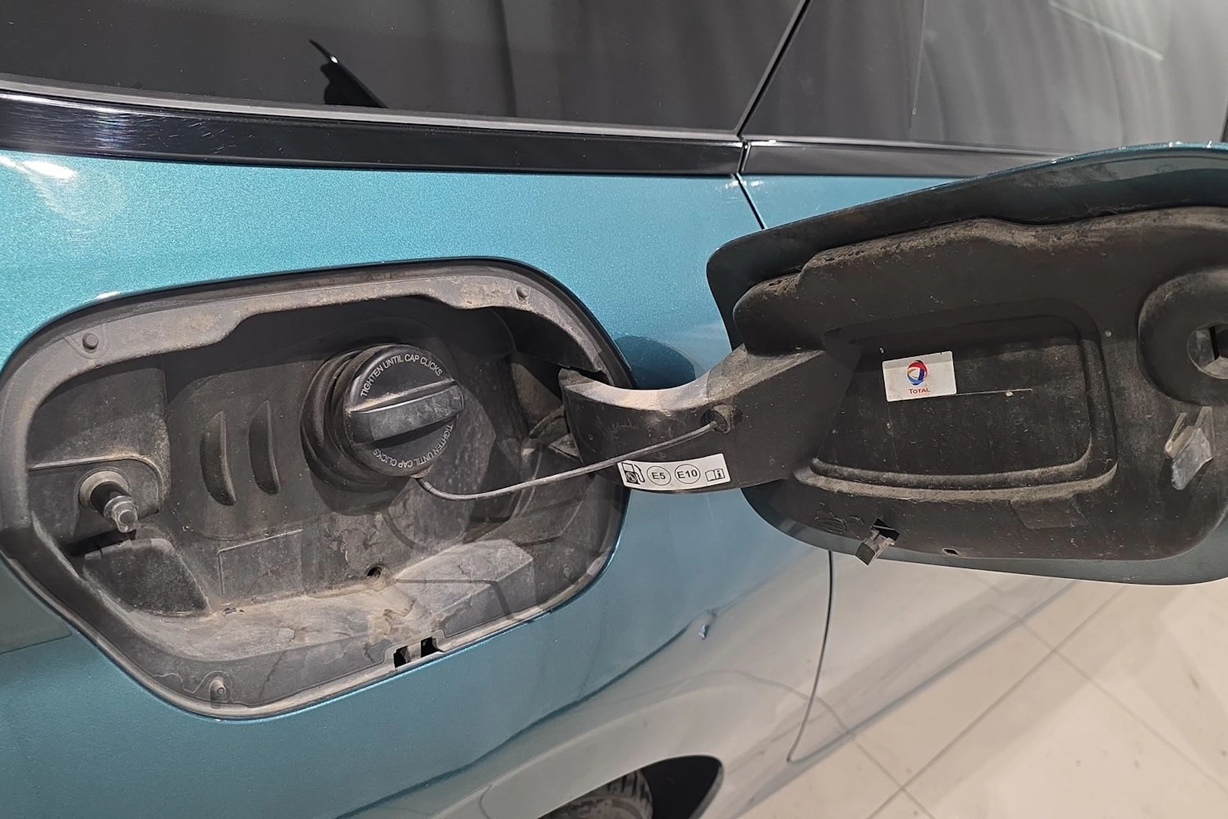 sininen Peugeot 308 2022 kuva 32.