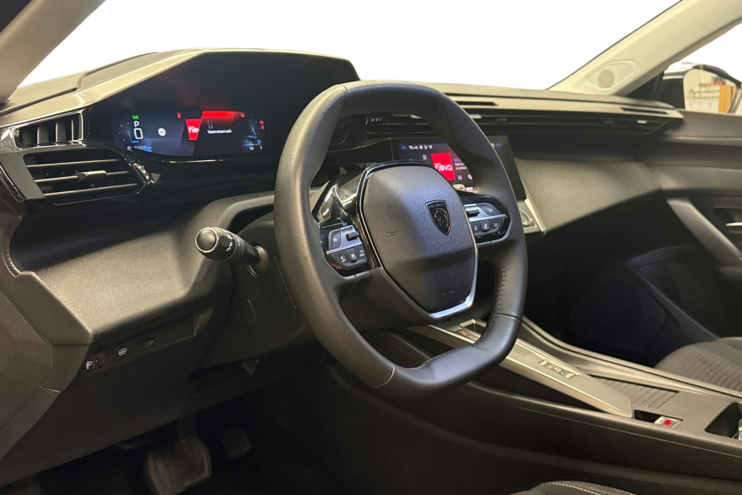 harmaa Peugeot 308 2023 kuva 7.