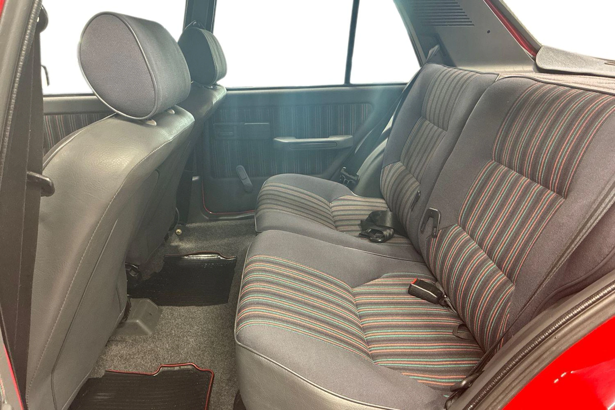 punainen Peugeot 309 1992 kuva 11.
