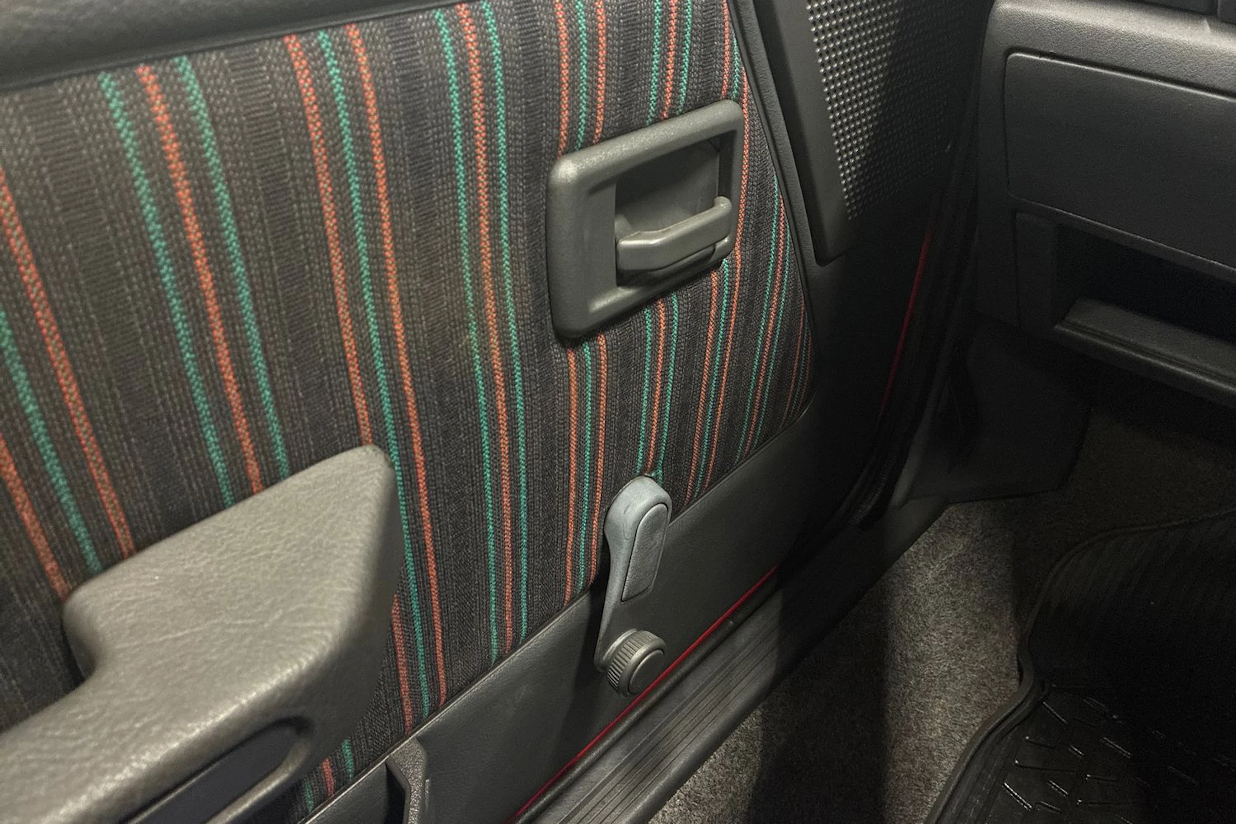 punainen Peugeot 309 1992 kuva 21.