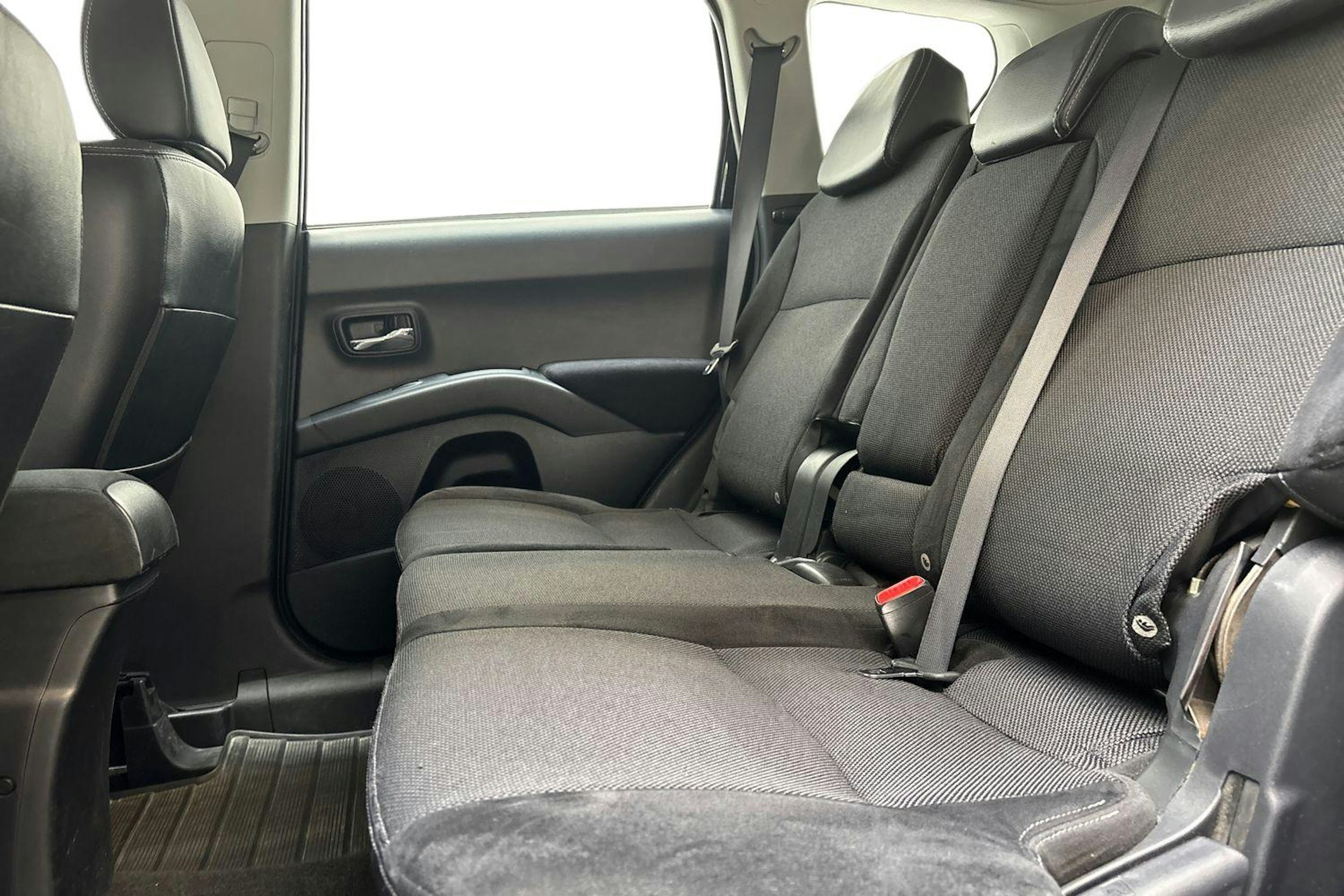 musta Peugeot 4007 2008 kuva 10.