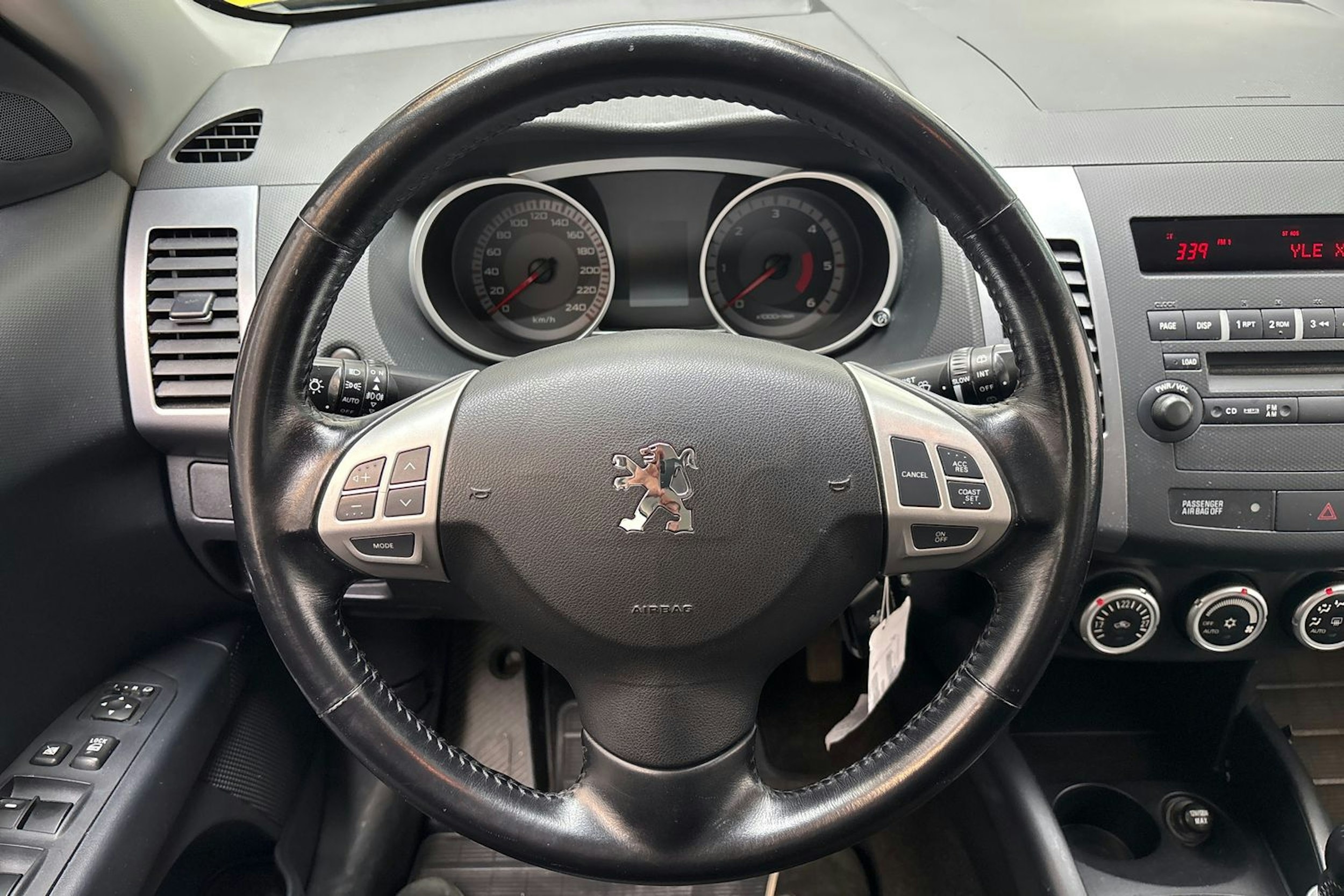 musta Peugeot 4007 2008 kuva 17.