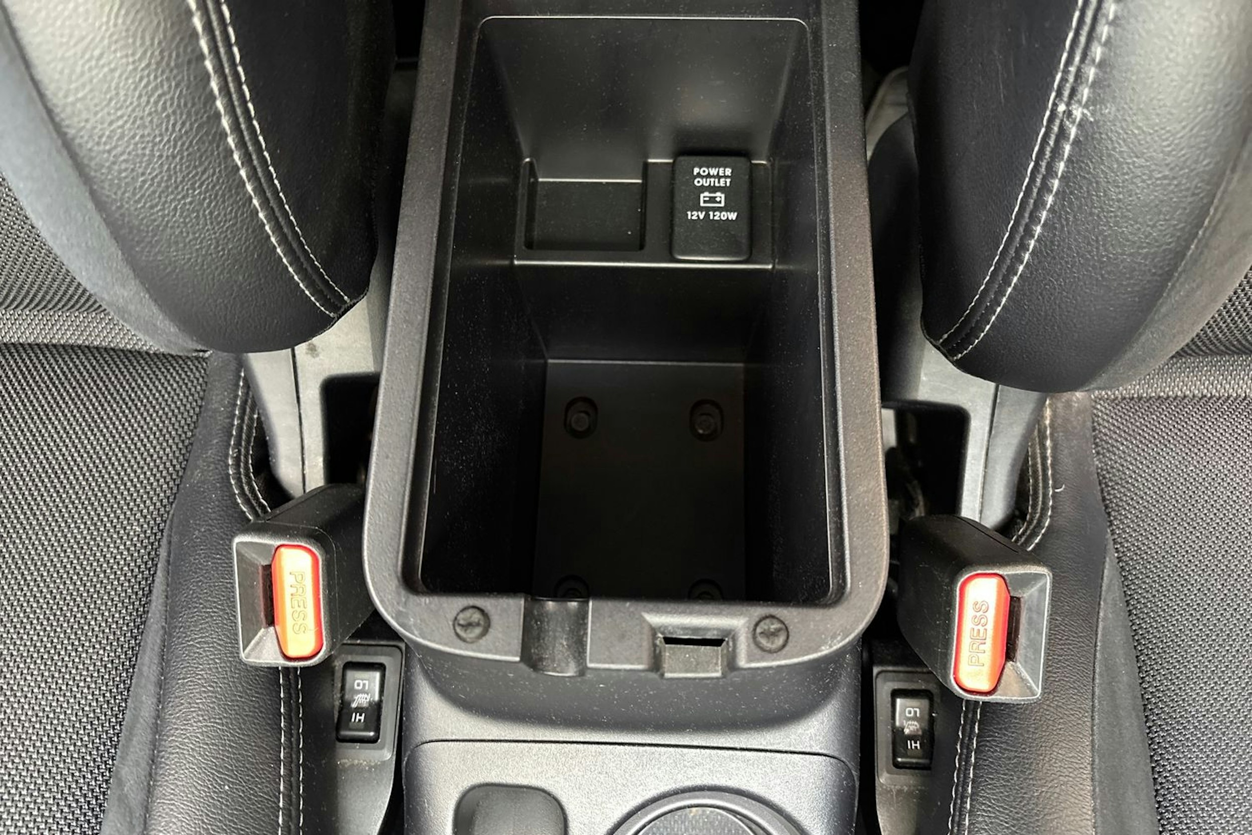 musta Peugeot 4007 2008 kuva 21.