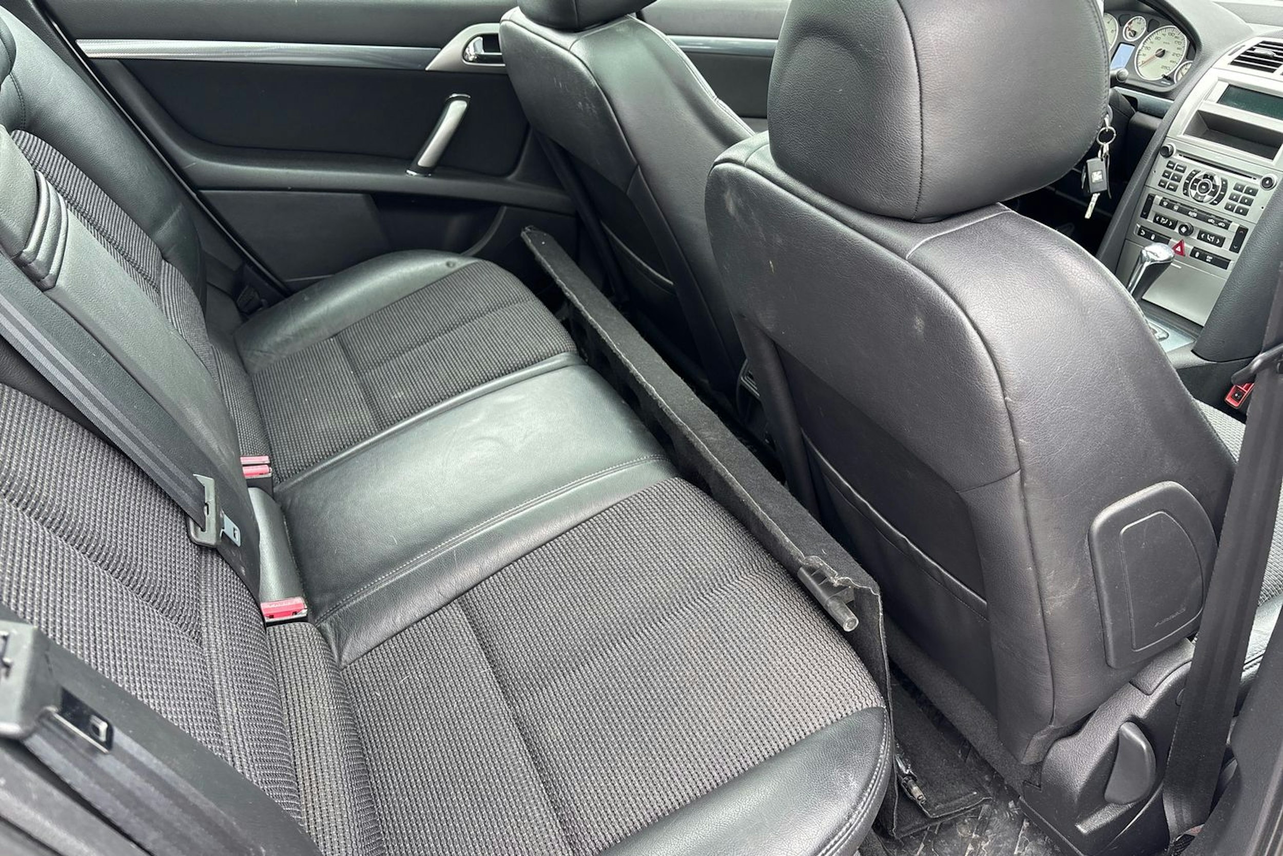Harmaa Peugeot 407 2007 kuva 18.